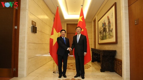 Vietnam, China boost friendship and comprehensive cooperation - ảnh 2